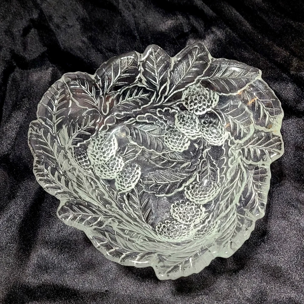 Vintage Indian Glass~Clear~Loganberry and Leaf Pattern~Candy Dish~Bowl~Embossed